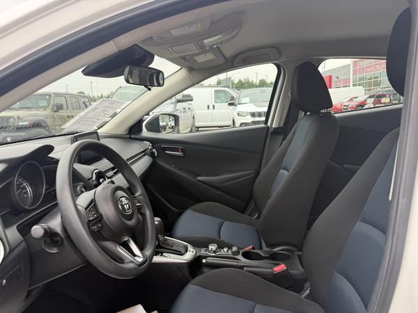 toyota Yaris Hatchback 2020 - 12