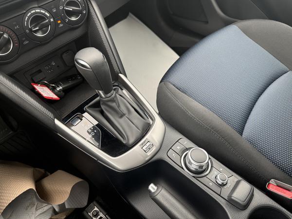 toyota Yaris Hatchback 2020 - 14