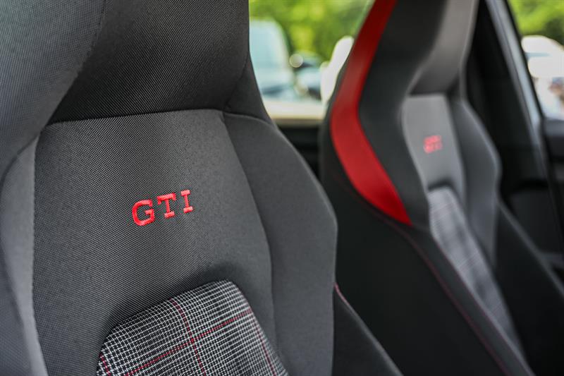 volkswagen Golf GTI 2025 - 32