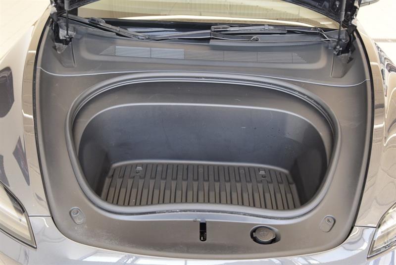 tesla Model 3 2024 - 18