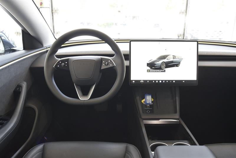 tesla Model 3 2024 - 23