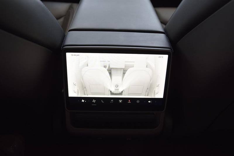 tesla Model 3 2024 - 24