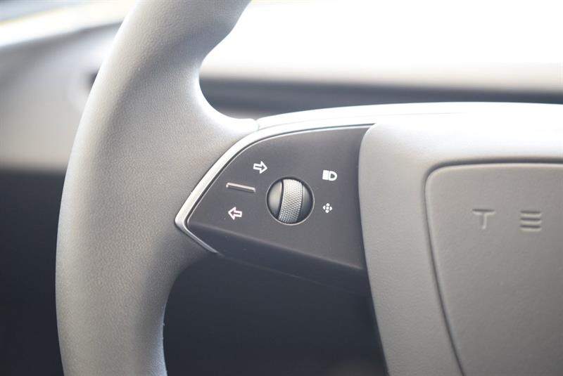 tesla Model 3 2024 - 25