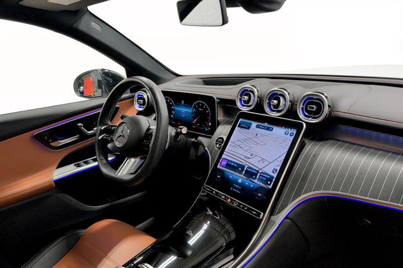 mercedes-benz GLC300 2023 - 8