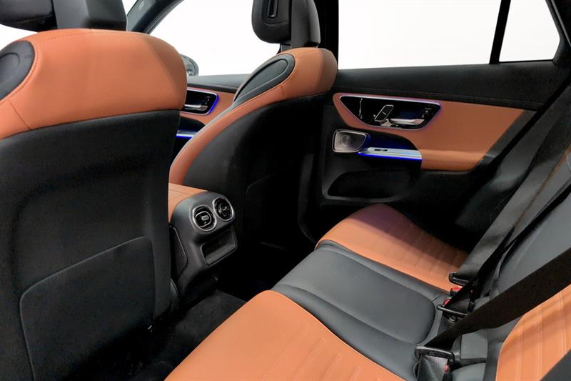 mercedes-benz GLC300 2023 - 12