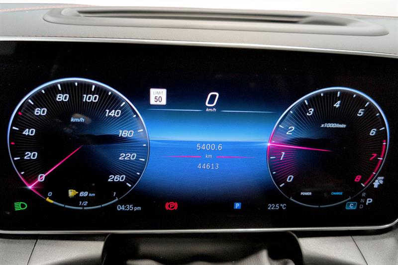 mercedes-benz GLC300 2023 - 13