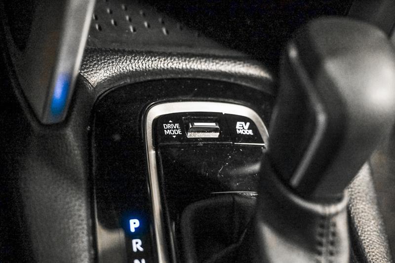toyota Corolla Cross Hybrid 2023 - 24