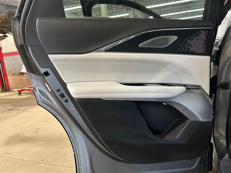 cadillac LYRIQ 2023 - 31