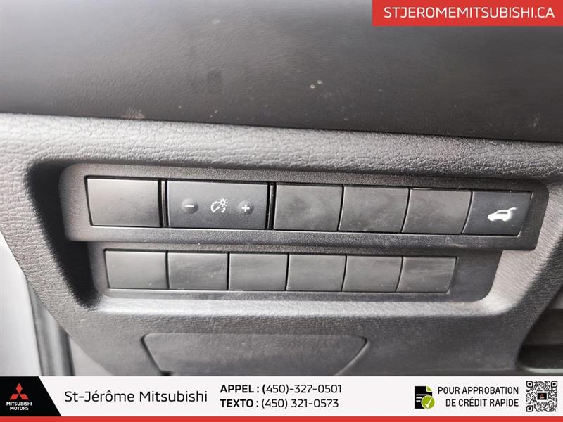 mitsubishi Outlander 2022 - 12