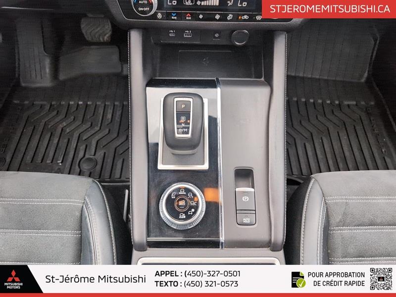 mitsubishi Outlander 2022 - 25