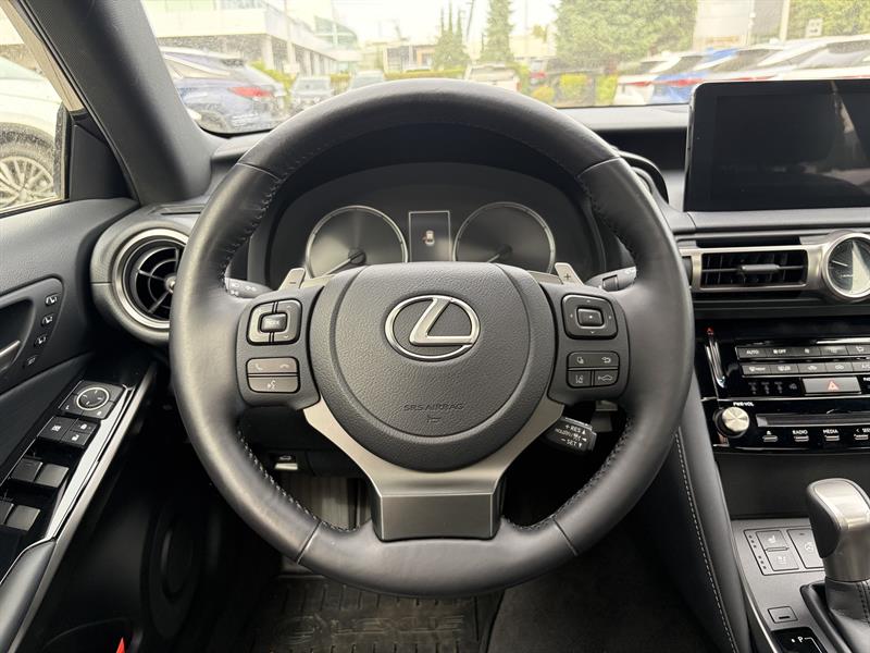 lexus IS 2022 - 9