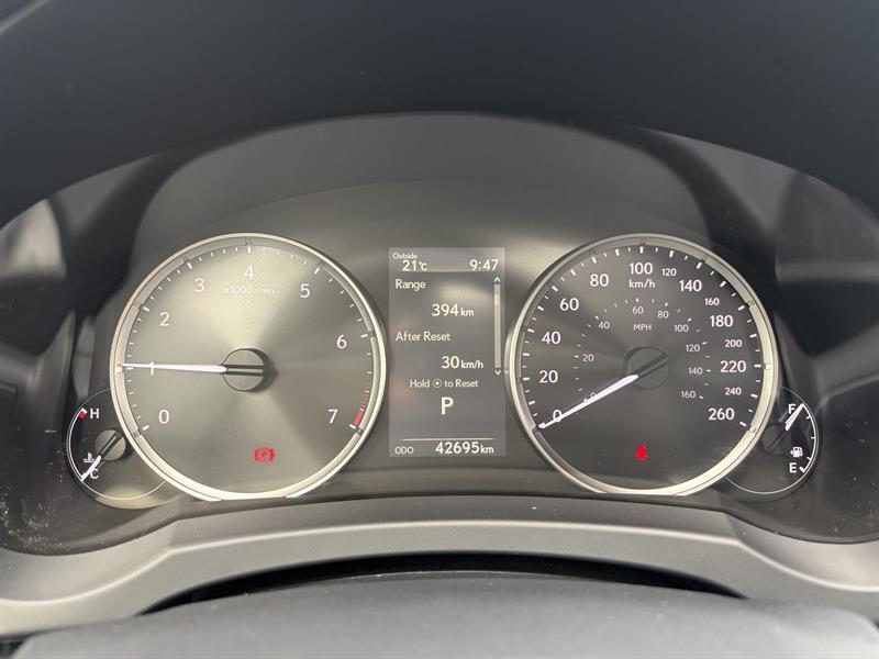 lexus IS 2022 - 12