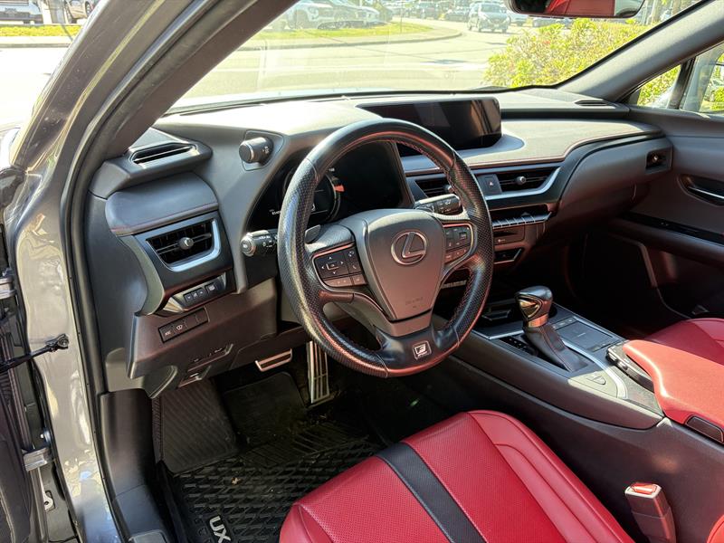 lexus UX 2021 - 17