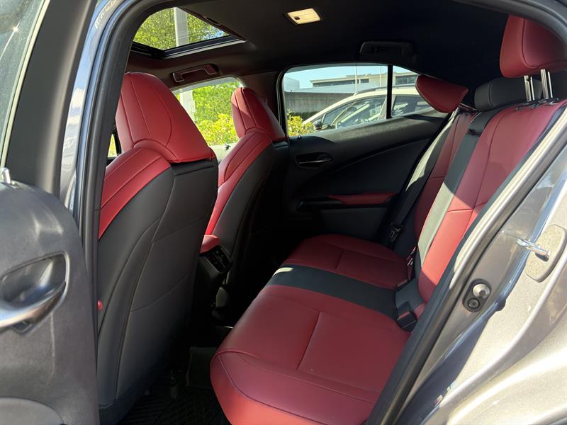 lexus UX 2021 - 22