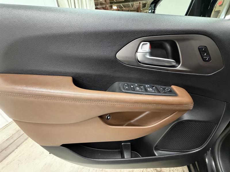 chrysler Pacifica 2019 - 14