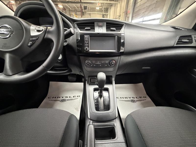 nissan Sentra 2019 - 16