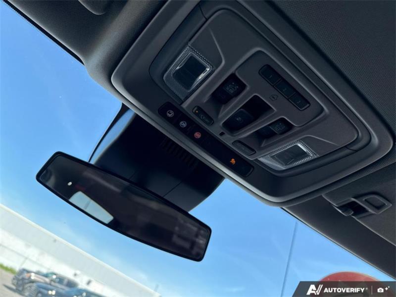 chevrolet Silverado 1500 2025 - 24