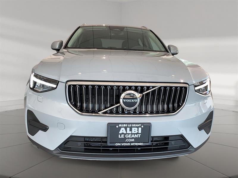 volvo XC40 2025 - 2