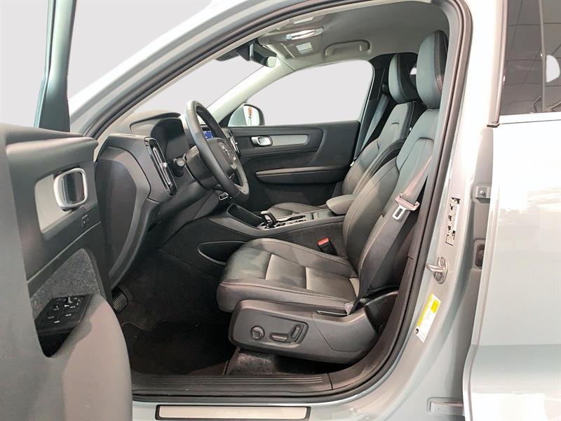volvo XC40 2025 - 7