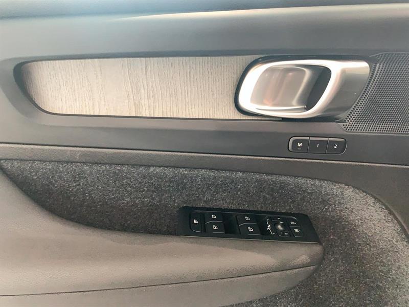 volvo XC40 2025 - 8