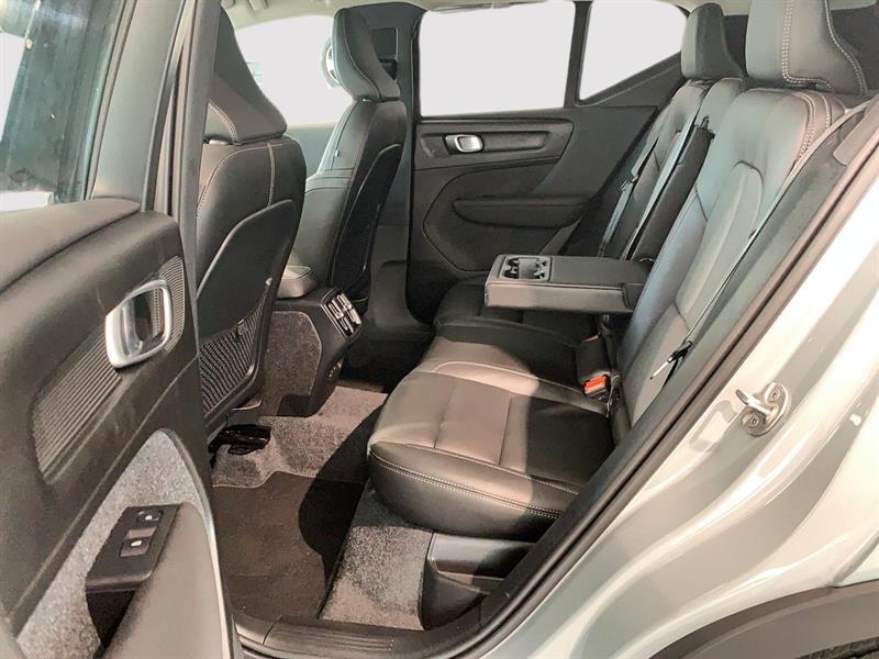 volvo XC40 2025 - 17
