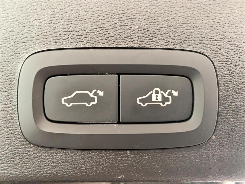 volvo XC40 2025 - 21