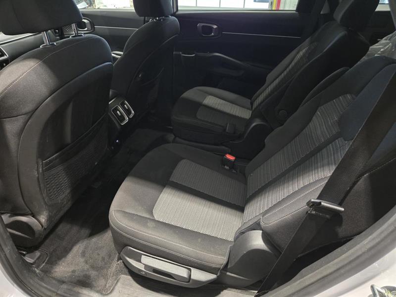 kia Sorento 2022 - 25