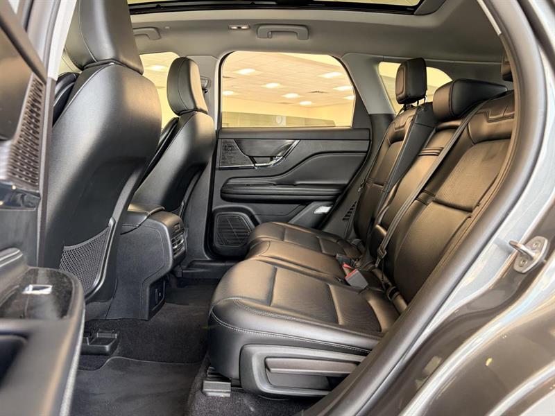 lincoln Corsair 2022 - 12