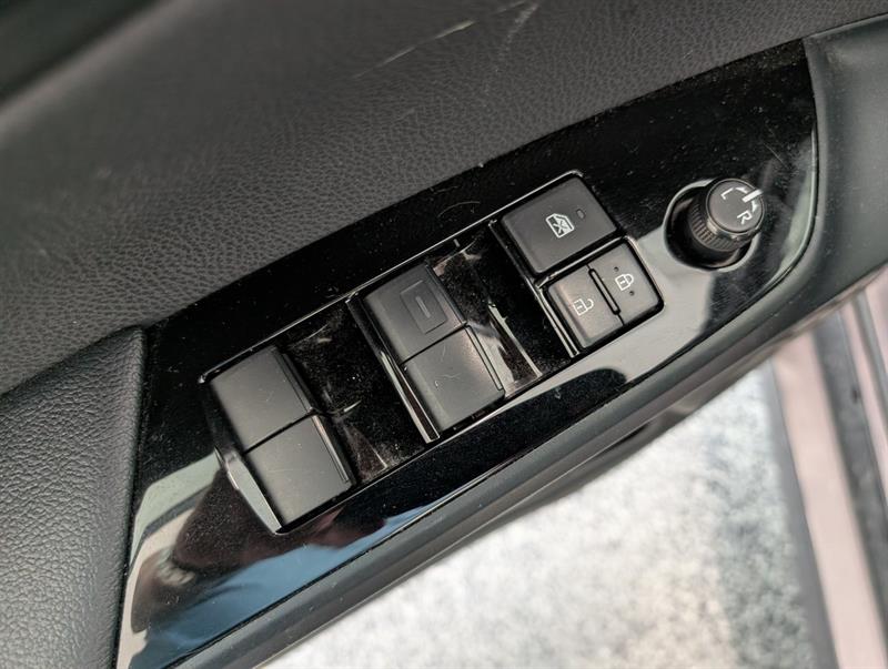 toyota Prius Prime 2022 - 13