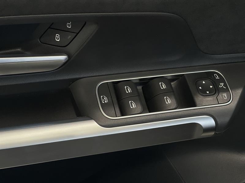 mercedes-benz GLB250 2022 - 21