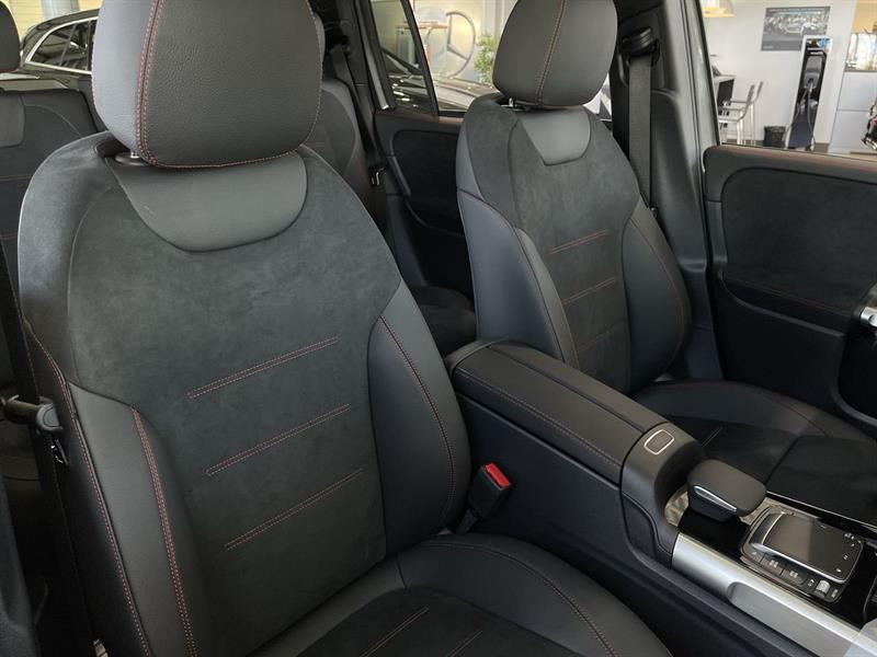 mercedes-benz GLB250 2022 - 33