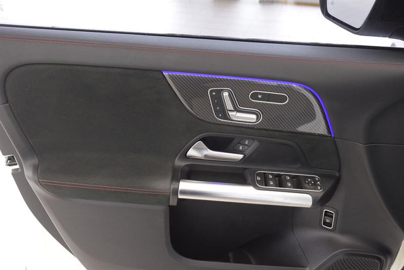 mercedes-benz GLA 2023 - 16