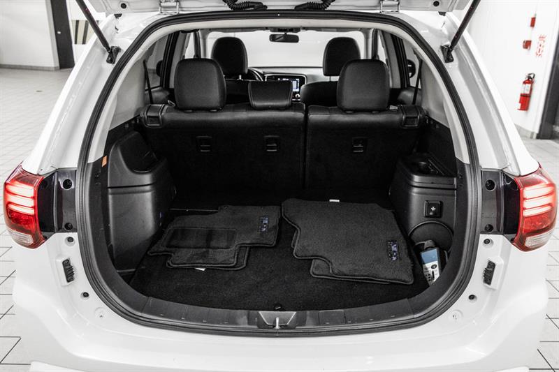 mitsubishi Outlander rechargeable 2022 - 11