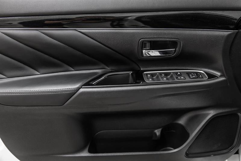 mitsubishi Outlander rechargeable 2022 - 13