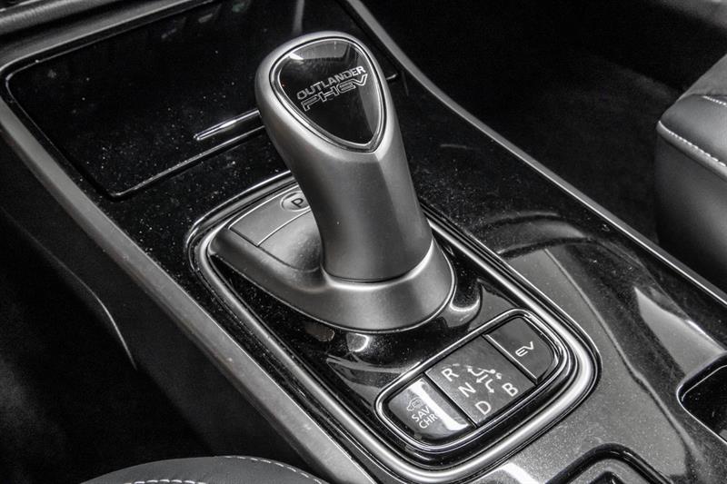 mitsubishi Outlander rechargeable 2022 - 27