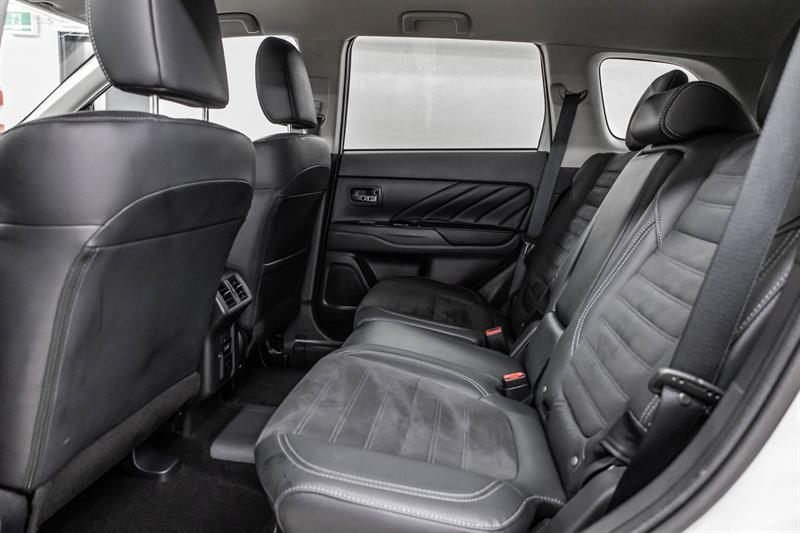 mitsubishi Outlander rechargeable 2022 - 29