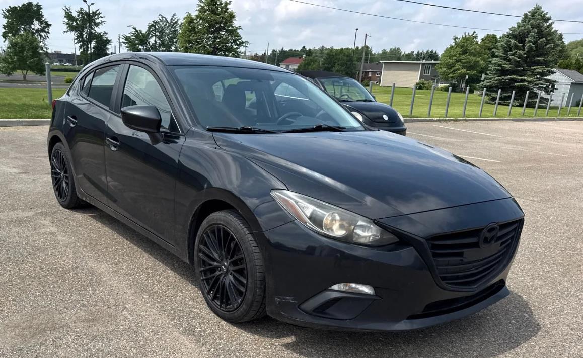 2015 Mazda MAZDA3 i Sport Hatchback