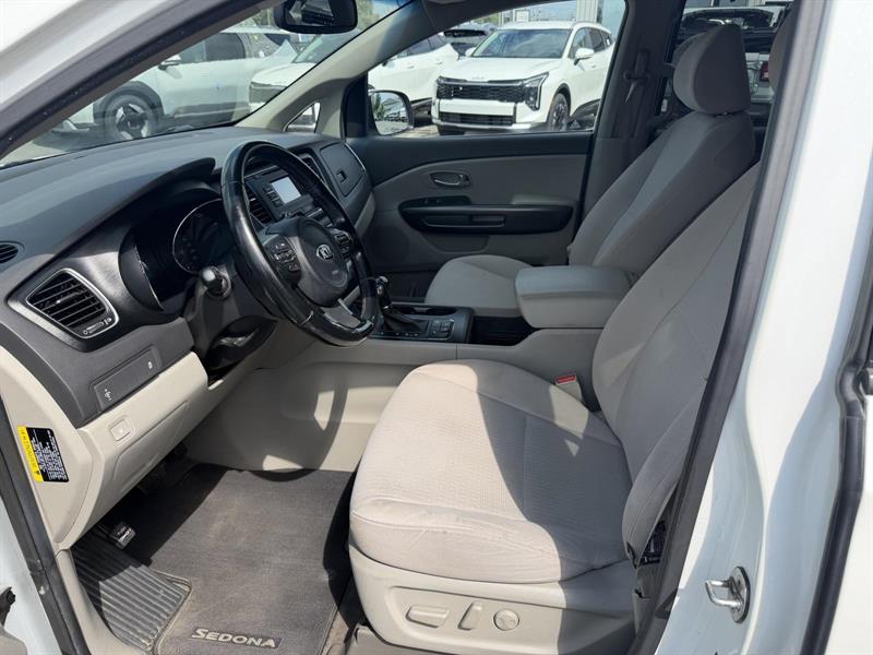 kia Sedona 2016 - 5