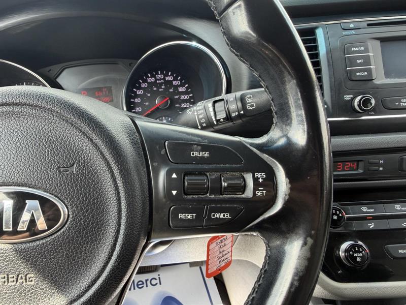 kia Sedona 2016 - 11