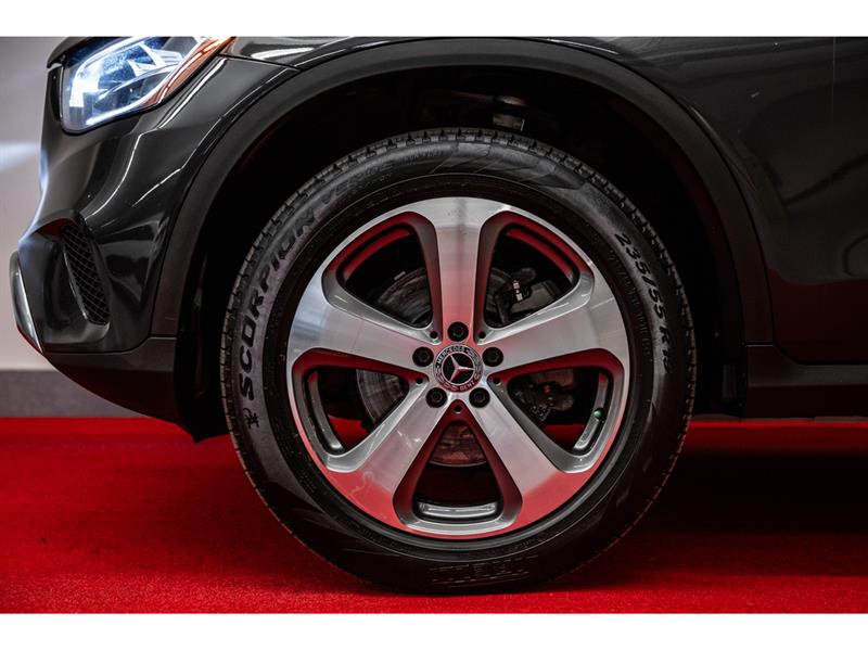 mercedes-benz GLC300 2022 - 4