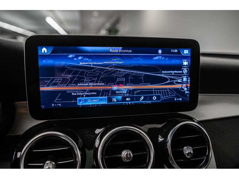 mercedes-benz GLC300 2022 - 18
