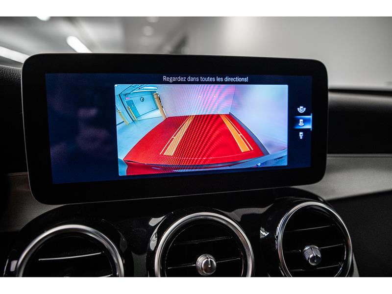 mercedes-benz GLC300 2022 - 19