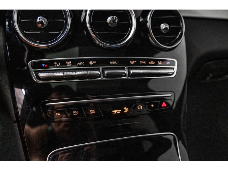 mercedes-benz GLC300 2022 - 20