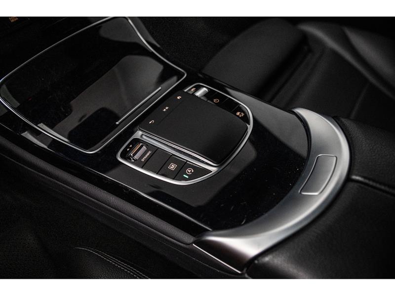 mercedes-benz GLC300 2022 - 22