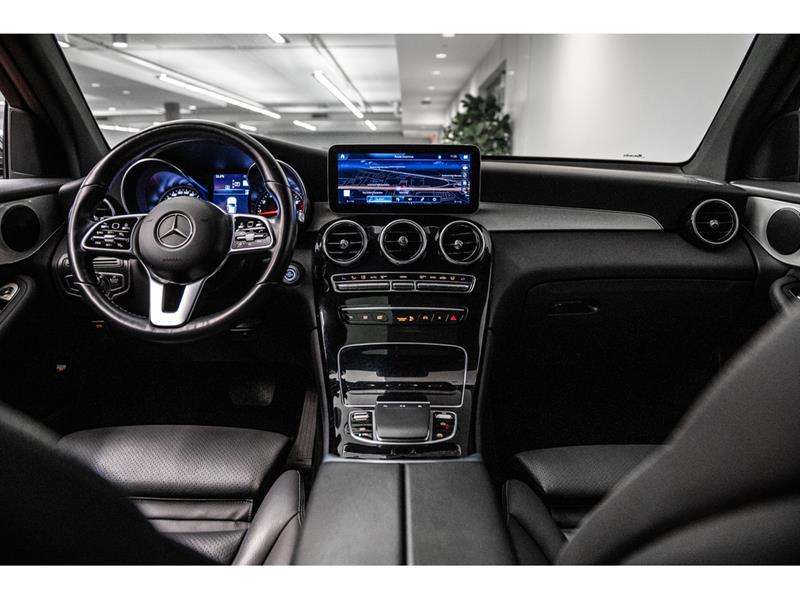 mercedes-benz GLC300 2022 - 26