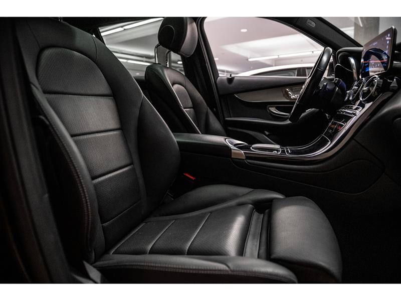 mercedes-benz GLC300 2022 - 30