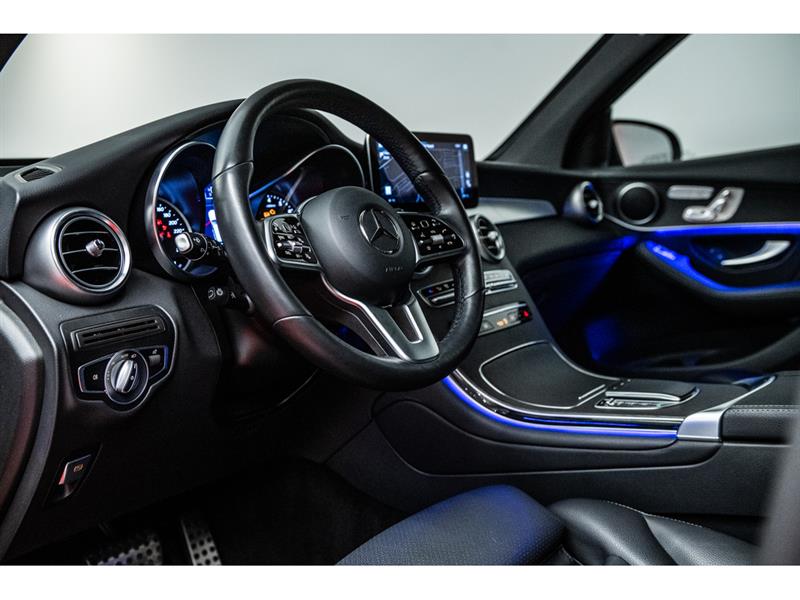 mercedes-benz GLC300 2022 - 14