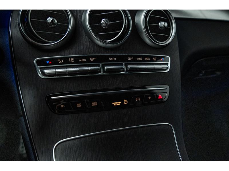 mercedes-benz GLC300 2022 - 22