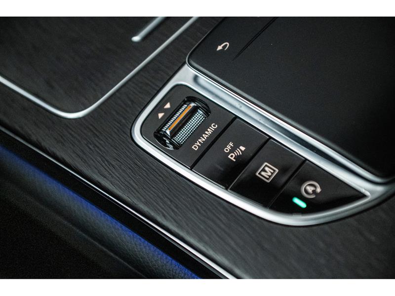 mercedes-benz GLC300 2022 - 25