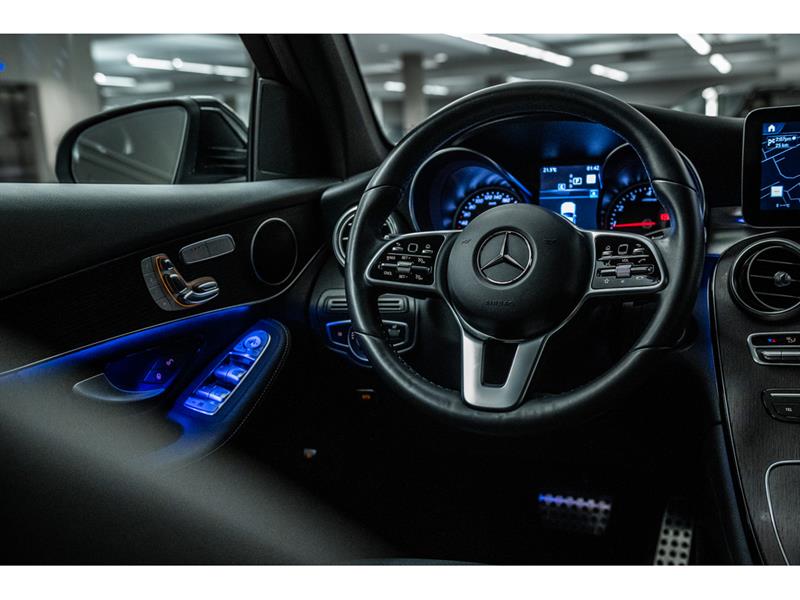 mercedes-benz GLC300 2022 - 29